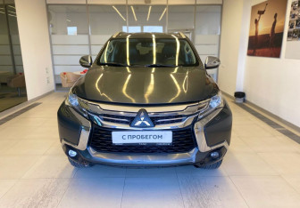Подержанный автомобиль Mitsubishi Pajero Sport 2019 года (3 фото)