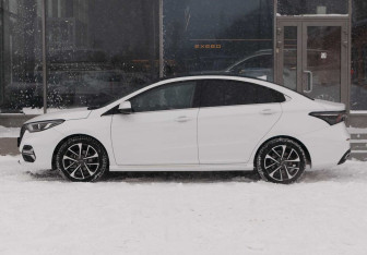 Подержанный автомобиль Omoda S5 2023 года (8 фото)