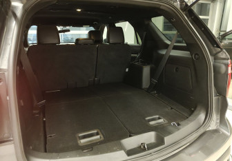 Подержанный автомобиль Ford Explorer 2017 года (14 фото)