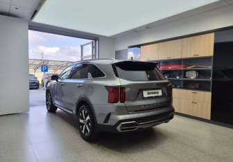 Подержанный автомобиль Kia Sorento 2021 года (6 фото)