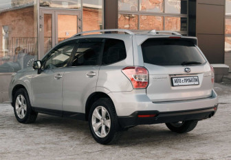 Подержанный автомобиль Subaru Forester Suv 2015 года (7 фото)