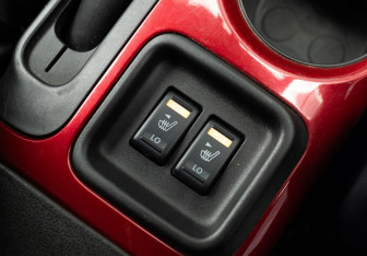 Подержанный автомобиль Nissan Juke 2011 года (15 фото)