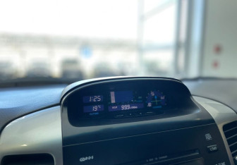 Подержанный автомобиль Toyota Land Cruiser Prado 2003 года (15 фото)