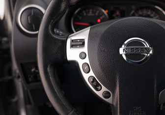 Подержанный автомобиль Nissan Qashqai 2012 года (12 фото)