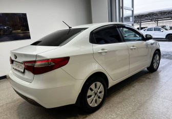 Подержанный автомобиль Kia Rio Sedan 2014 года (4 фото)