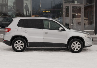 Подержанный автомобиль Volkswagen Tiguan 2009 года (4 фото)