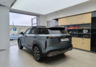 Подержанный автомобиль Jaecoo J7 2024 года (6 фото)
