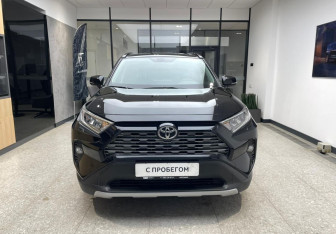 Подержанный автомобиль Toyota RAV4 2019 года (3 фото)