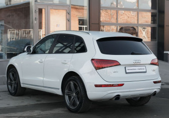 Подержанный автомобиль Audi Q5 2013 года (7 фото)