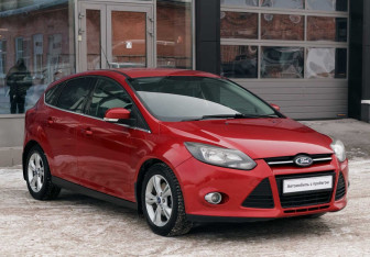 Подержанный автомобиль Ford Focus Hatchback 2012 года (3 фото)