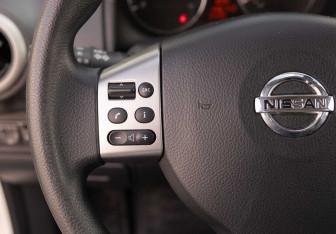 Подержанный автомобиль Nissan Note 2012 года (12 фото)