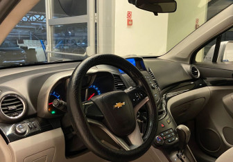 Подержанный автомобиль Chevrolet Orlando 2011 года (7 фото)