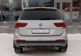 Подержанный автомобиль Volkswagen Tiguan 2018 года (6 фото)