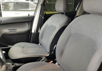 Подержанный автомобиль Peugeot 206 Hatchback 2008 года (8 фото)
