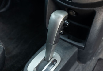 Подержанный автомобиль Nissan Note 2008 года (15 фото)