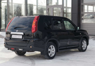 Подержанный автомобиль Nissan X-Trail 2007 года (5 фото)
