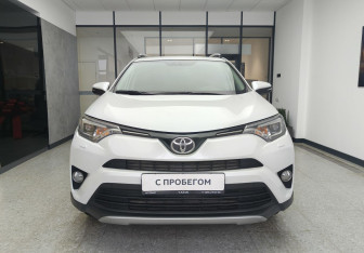 Подержанный автомобиль Toyota RAV4 2018 года (2 фото)