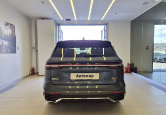 Подержанный автомобиль Geely Monjaro 2023 года (5 фото)
