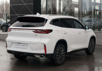 Подержанный автомобиль Exeed TXL 2022 года (5 фото)