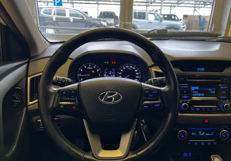 Подержанный автомобиль Hyundai Creta 2018 года (12 фото)