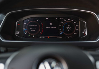 Подержанный автомобиль Volkswagen Tiguan 2019 года (13 фото)