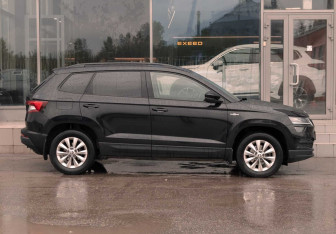 Подержанный автомобиль Skoda Karoq 2021 года (4 фото)