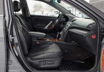 Подержанный автомобиль Toyota Camry Sedan 2011 года (20 фото)
