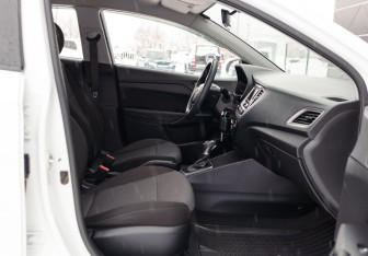 Подержанный автомобиль Hyundai Solaris Sedan 2019 года (19 фото)