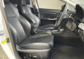 Подержанный автомобиль Subaru Levorg 2014 года (8 фото)