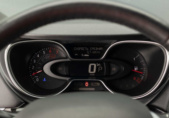 Подержанный автомобиль Renault Kaptur 2020 года (13 фото)