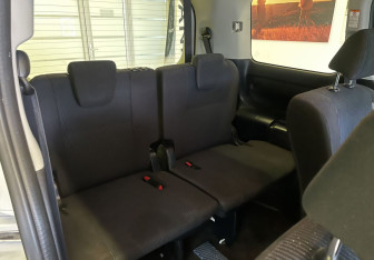 Подержанный автомобиль Toyota Noah Minivan 2017 года (10 фото)