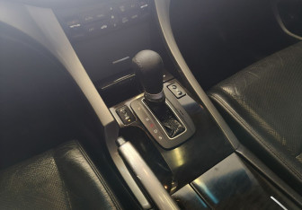 Подержанный автомобиль Honda Accord Sedan 2008 года (11 фото)