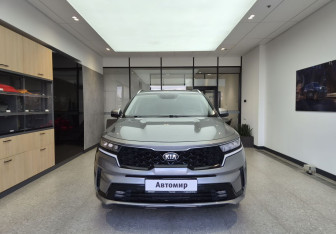 Подержанный автомобиль Kia Sorento 2021 года (2 фото)