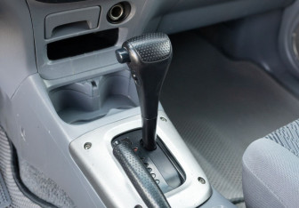 Подержанный автомобиль Toyota RAV4 2001 года (14 фото)