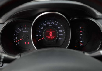 Подержанный автомобиль Kia Rio Sedan 2017 года (12 фото)