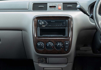 Подержанный автомобиль Honda CR-V 1999 года (13 фото)