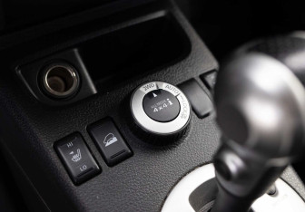 Подержанный автомобиль Nissan X-Trail 2007 года (16 фото)