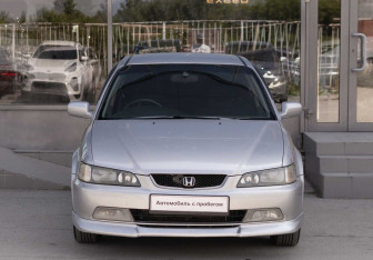 Подержанный автомобиль Honda Accord Sedan 2002 года (2 фото)