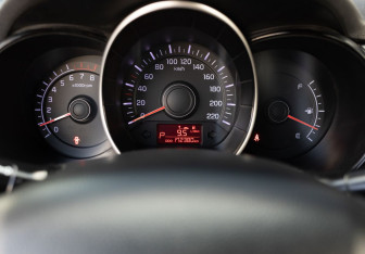 Подержанный автомобиль Kia Rio Sedan 2013 года (12 фото)