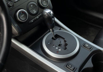 Подержанный автомобиль Mazda CX-7 2011 года (17 фото)