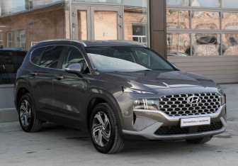 Подержанный автомобиль Hyundai Santa Fe 2021 года (3 фото)