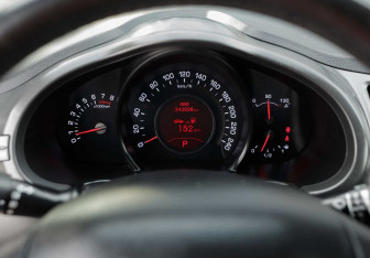 Подержанный автомобиль Kia Sportage 2011 года (13 фото)