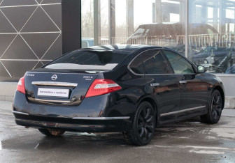 Подержанный автомобиль Nissan Teana 2008 года (5 фото)