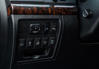 Подержанный автомобиль Toyota Land Cruiser Suv 2012 года (44 фото)