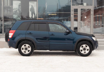 Подержанный автомобиль Suzuki Grand Vitara 2008 года (4 фото)