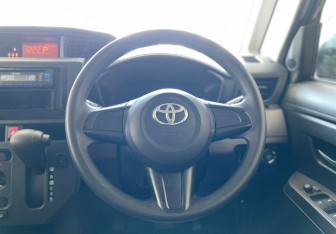 Подержанный автомобиль Toyota Tank 2020 года (16 фото)