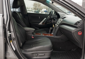 Подержанный автомобиль Toyota Camry Sedan 2008 года (19 фото)
