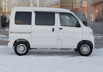 Подержанный автомобиль Daihatsu Hijet 2019 года (4 фото)