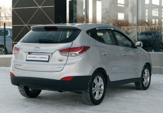 Подержанный автомобиль Hyundai Tucson 2010 года (5 фото)