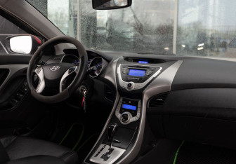 Подержанный автомобиль Hyundai Avante Sedan 2011 года (10 фото)